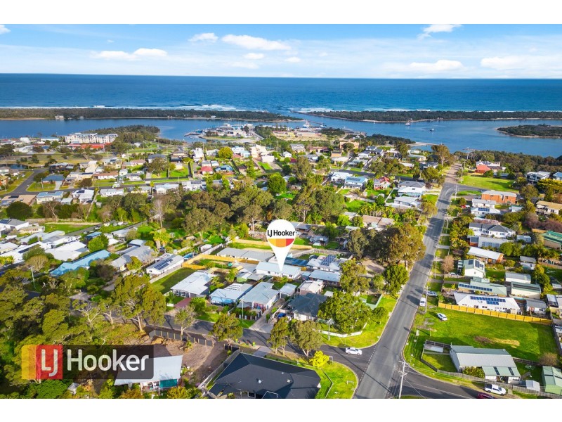 2/32 Point Road, Kalimna VIC 3909