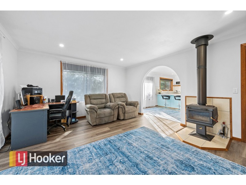 15 Ocean Court, Lakes Entrance VIC 3909