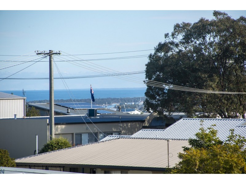 15 Ocean Court, Lakes Entrance VIC 3909