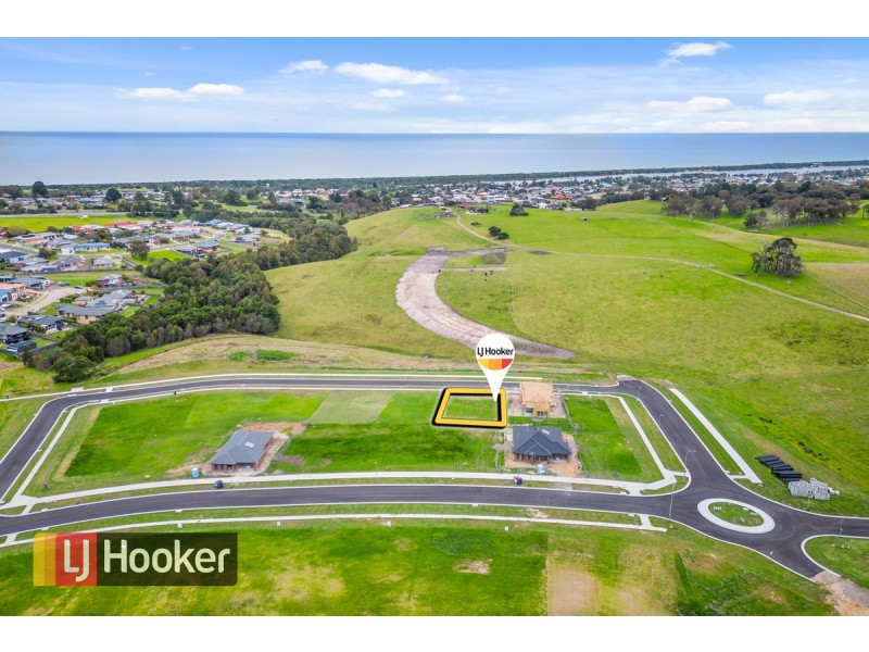 20 Lochard Terrace, Lakes Entrance VIC 3909