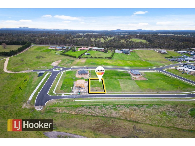 20 Lochard Terrace, Lakes Entrance VIC 3909