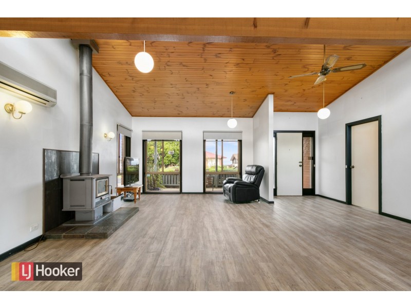 23 Periwinkle Drive, Lakes Entrance VIC 3909