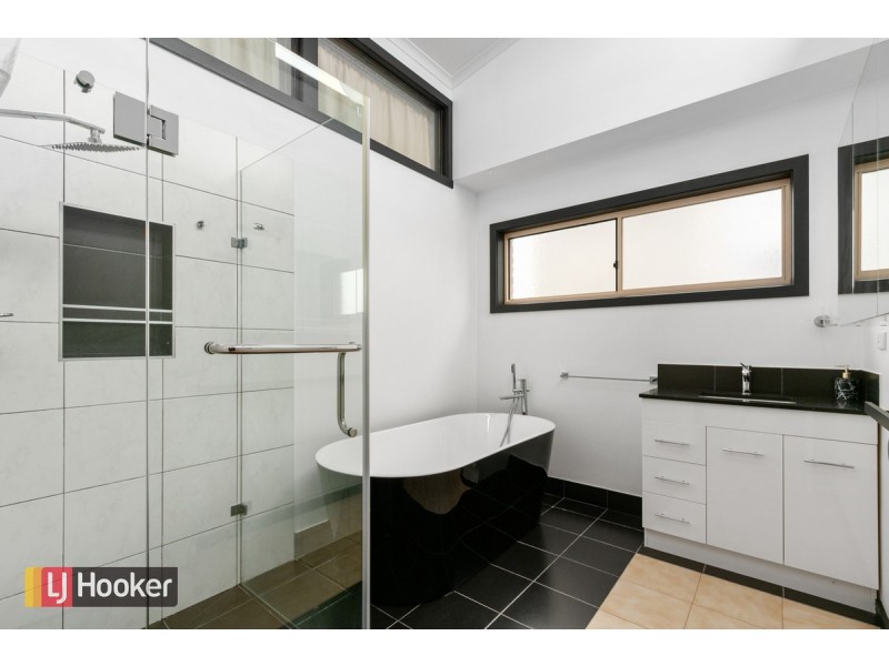 23 Periwinkle Drive, Lakes Entrance VIC 3909