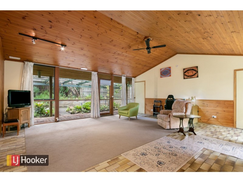 19 Lookout Road, Kalimna VIC 3909