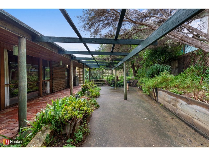 19 Lookout Road, Kalimna VIC 3909