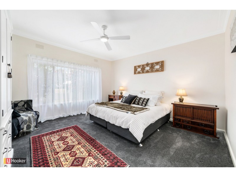 8 Fish Street, Lakes Entrance VIC 3909