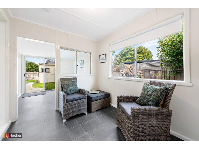 8 Fish Street, Lakes Entrance VIC 3909