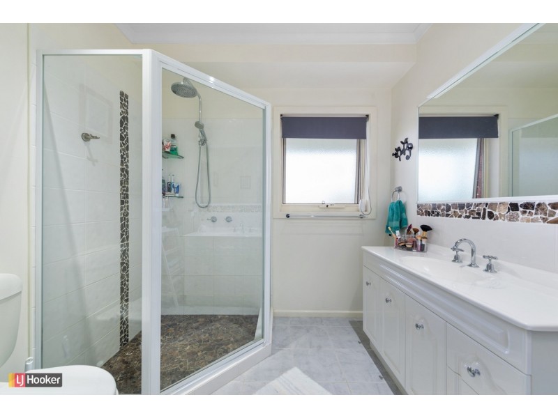 25 Tranquil Court, Lakes Entrance VIC 3909