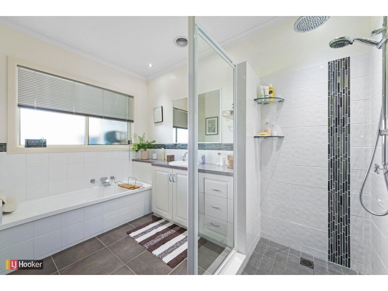 25 Tranquil Court, Lakes Entrance VIC 3909