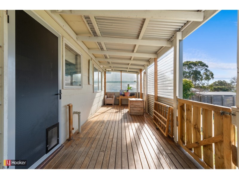 18 Bulmer Street, Lake Tyers Beach VIC 3909
