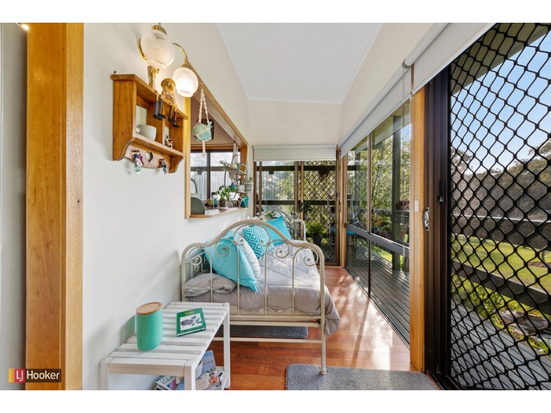 15 Secomb Close, Lakes Entrance VIC 3909