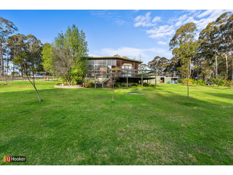 15 Secomb Close, Lakes Entrance VIC 3909