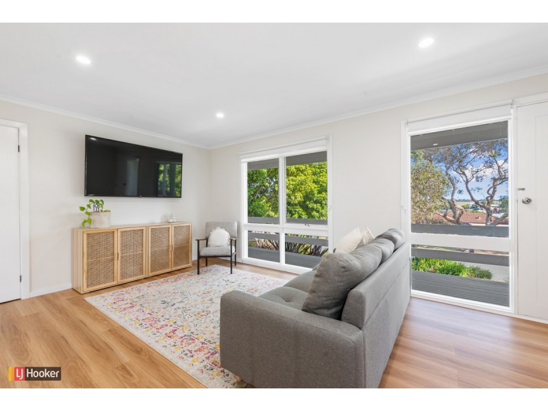 3 Uplands Avenue, Lakes Entrance VIC 3909