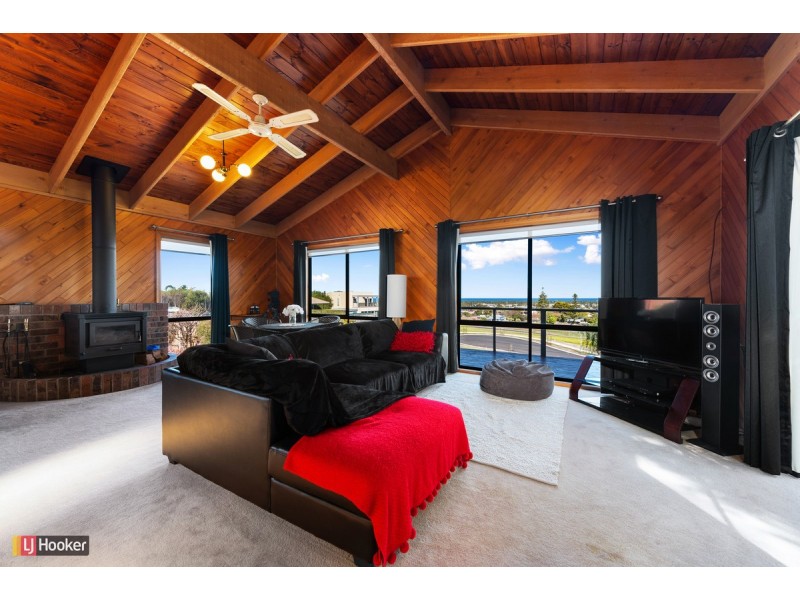 63 O’Neills Road, Lakes Entrance VIC 3909