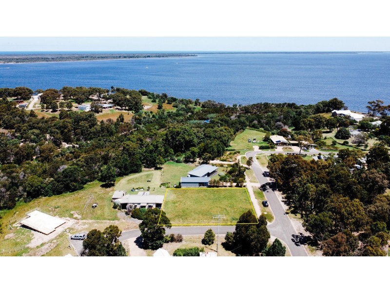 21 Peter Road, Metung VIC 3904