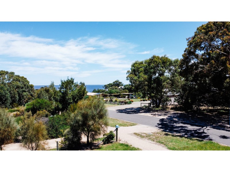 21 Peter Road, Metung VIC 3904