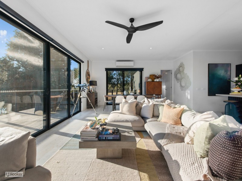 16 Lands End Grove, Metung VIC 3904