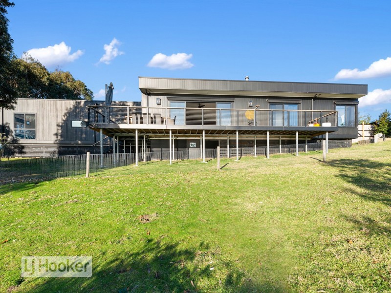 16 Lands End Grove, Metung VIC 3904
