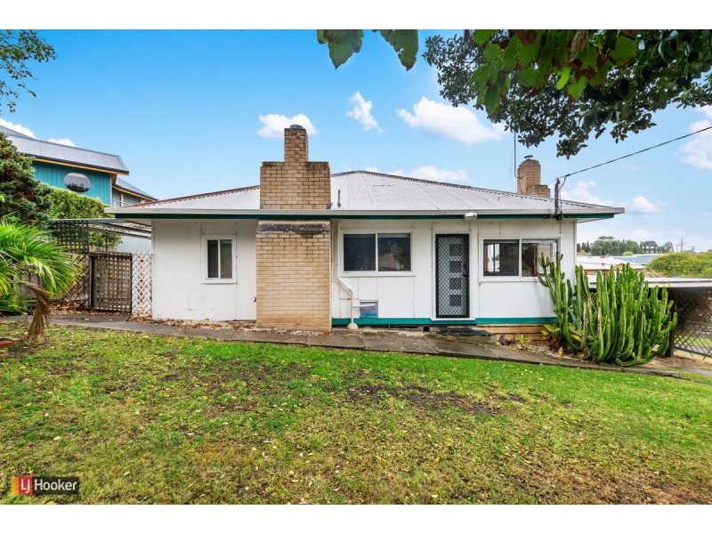 8 Sudings Road, Lakes Entrance VIC 3909