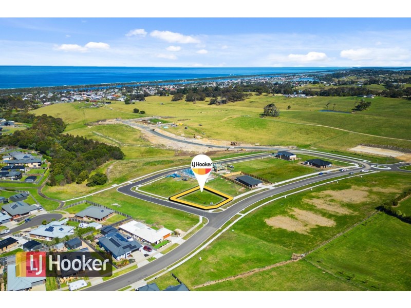 4 Lochard Terrace, Lakes Entrance VIC 3909