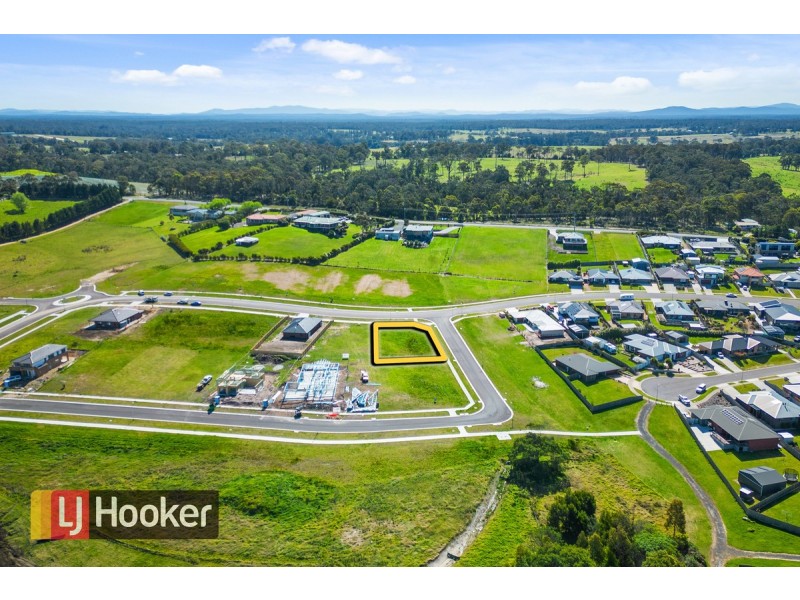 4 Lochard Terrace, Lakes Entrance VIC 3909