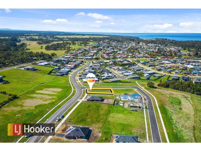 4 Lochard Terrace, Lakes Entrance VIC 3909
