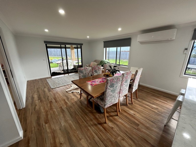 10 Margaret Court, Kalimna VIC 3909