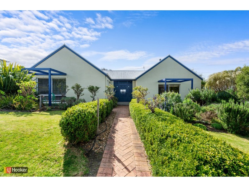 55 Lakeside Drive, Lake Tyers Beach VIC 3909