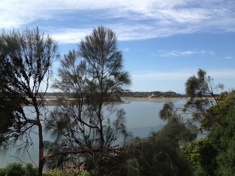 74 Lakeside Drive, Lake Tyers Beach VIC 3909
