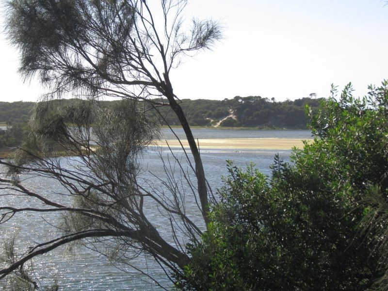 74 Lakeside Drive, Lake Tyers Beach VIC 3909