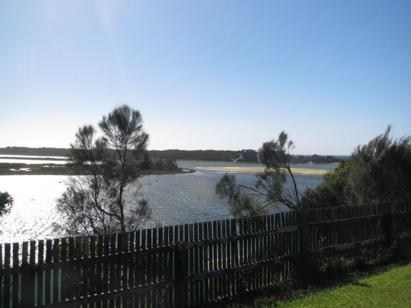 74 Lakeside Drive, Lake Tyers Beach VIC 3909