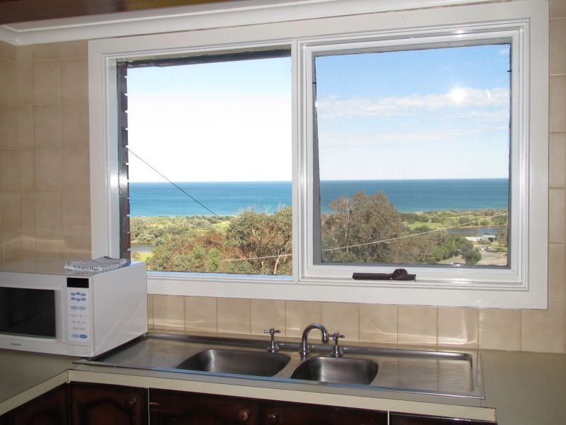 24 Gay Street, Lakes Entrance VIC 3909