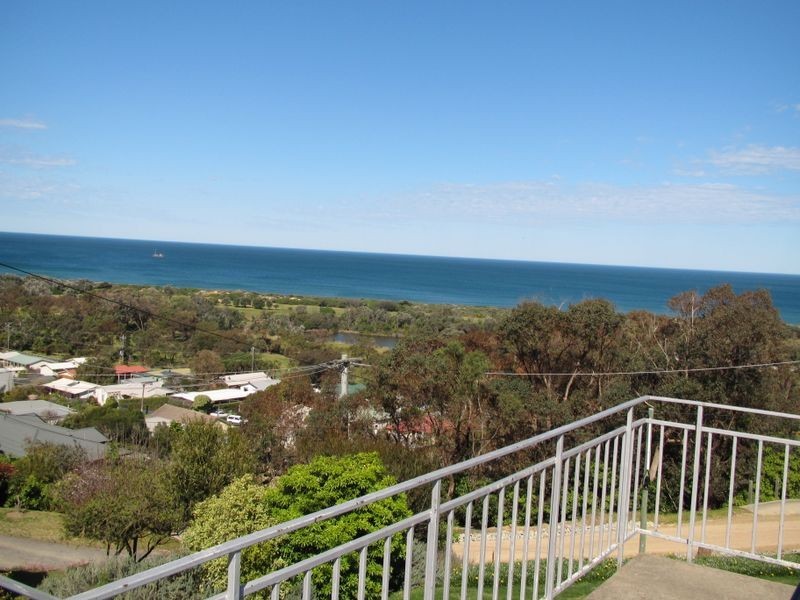 24 Gay Street, Lakes Entrance VIC 3909