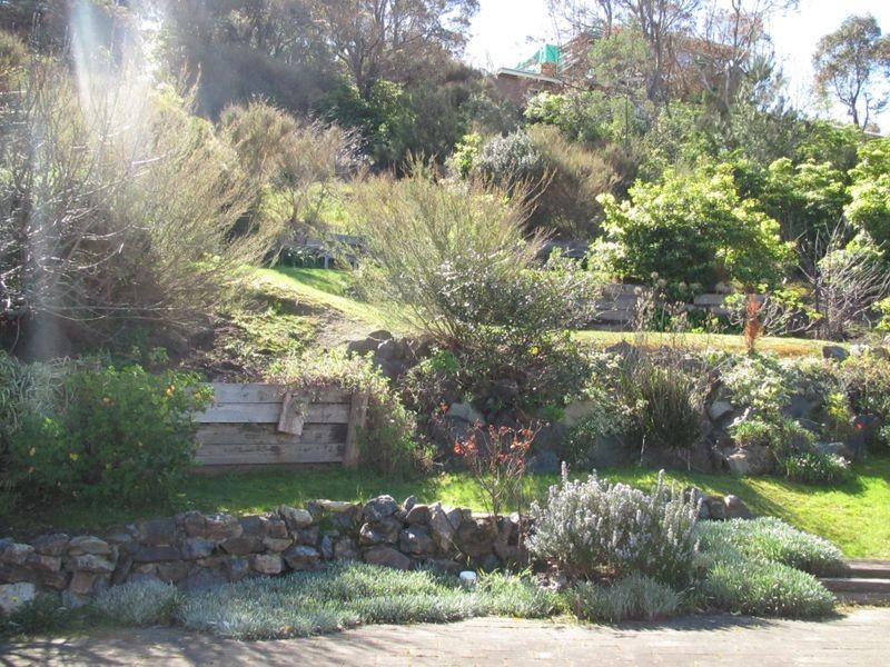 24 Gay Street, Lakes Entrance VIC 3909