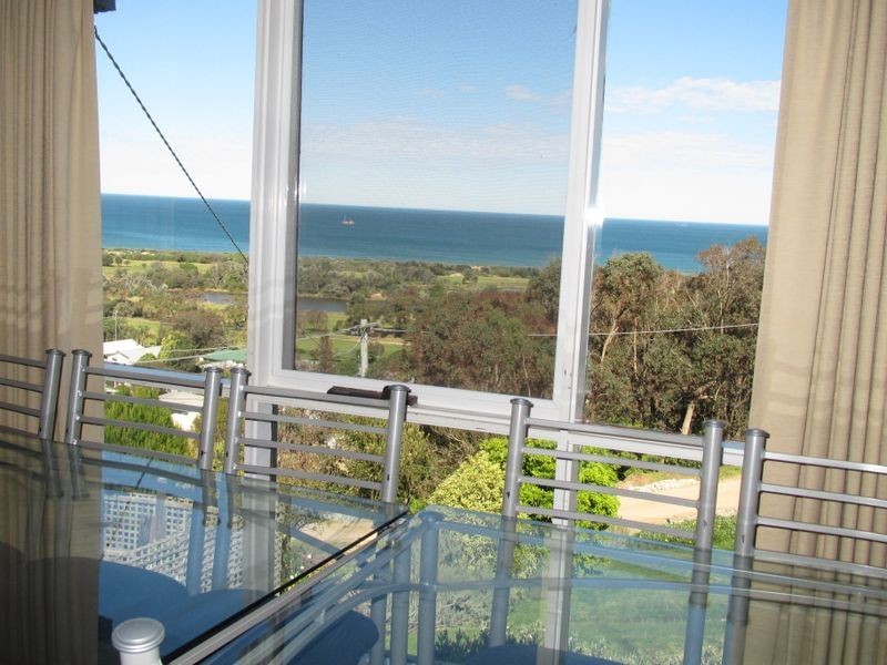 24 Gay Street, Lakes Entrance VIC 3909