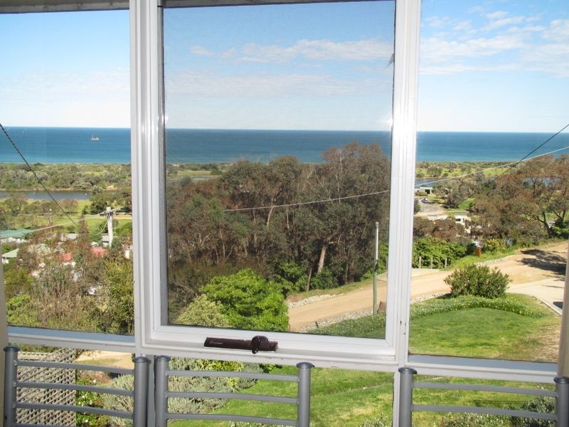 24 Gay Street, Lakes Entrance VIC 3909