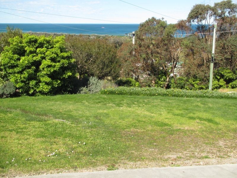 24 Gay Street, Lakes Entrance VIC 3909