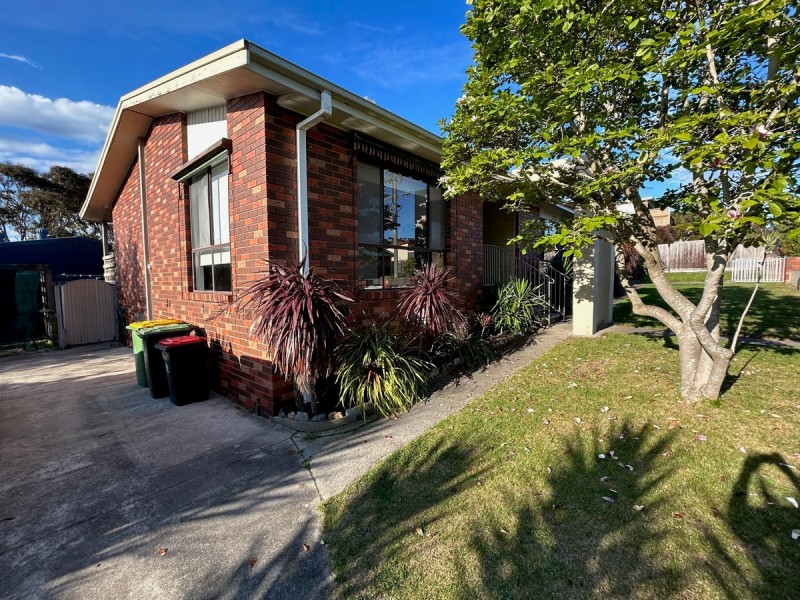 16 Mist Street, Lakes Entrance VIC 3909