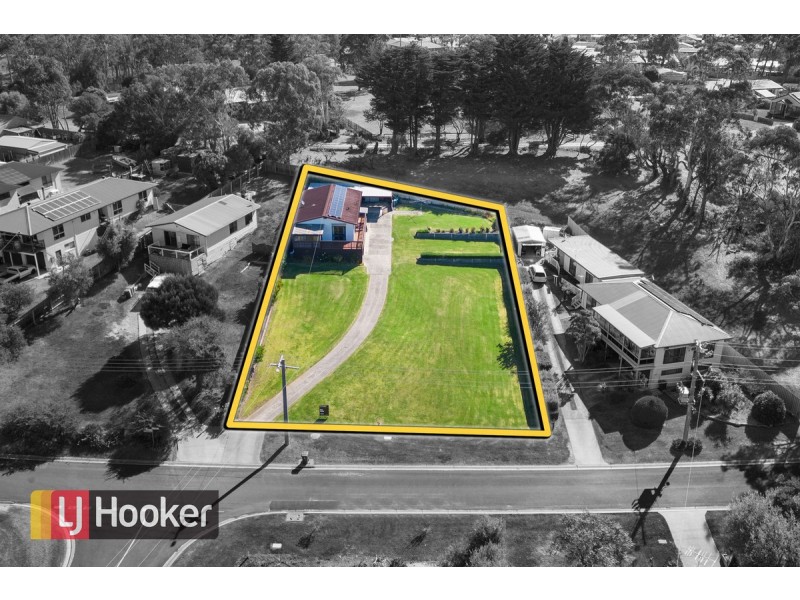 6-8 Ozone Crescent, Lakes Entrance VIC 3909