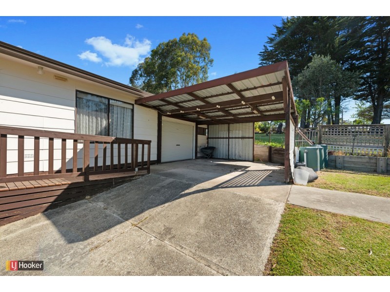 6-8 Ozone Crescent, Lakes Entrance VIC 3909