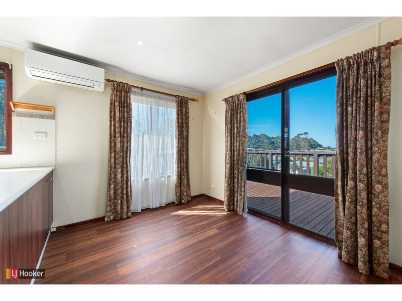 6-8 Ozone Crescent, Lakes Entrance VIC 3909