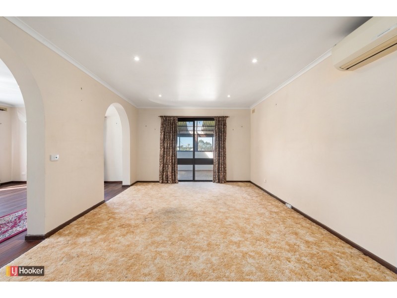 6-8 Ozone Crescent, Lakes Entrance VIC 3909