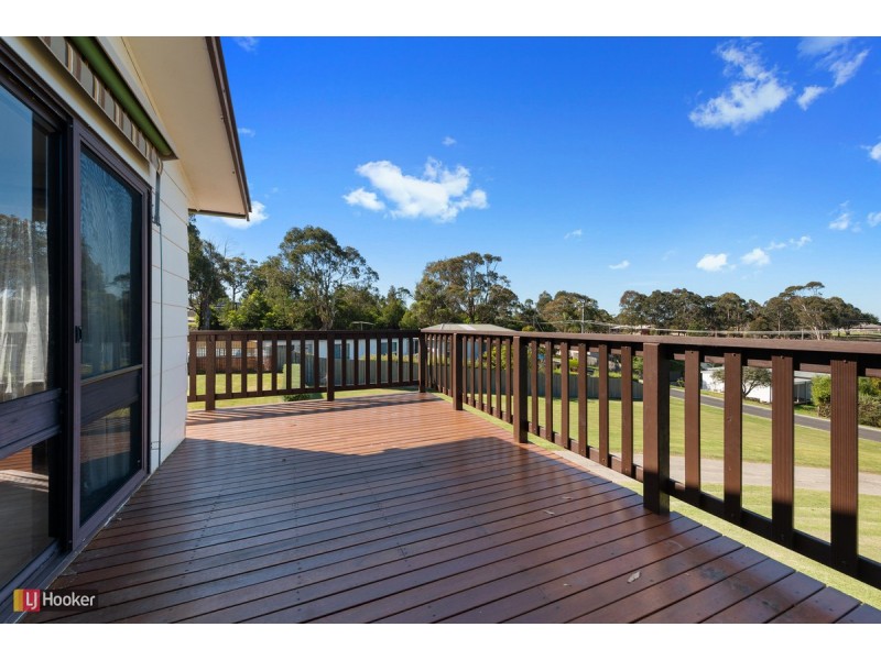 6-8 Ozone Crescent, Lakes Entrance VIC 3909