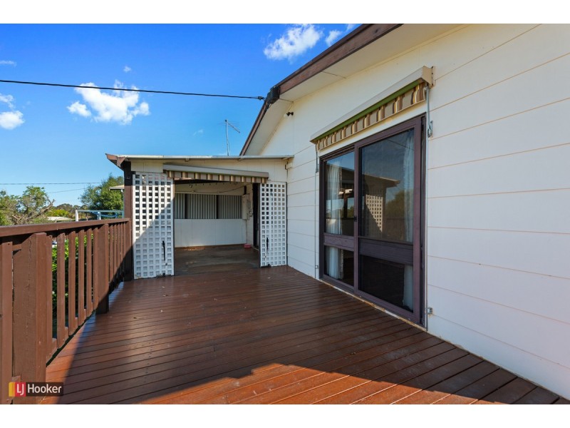 6-8 Ozone Crescent, Lakes Entrance VIC 3909