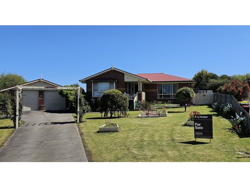 11 Morkham Crt, Lakes Entrance VIC 3909