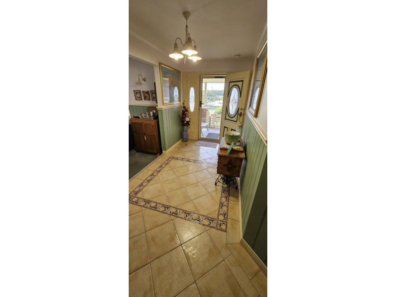 11 Morkham Crt, Lakes Entrance VIC 3909