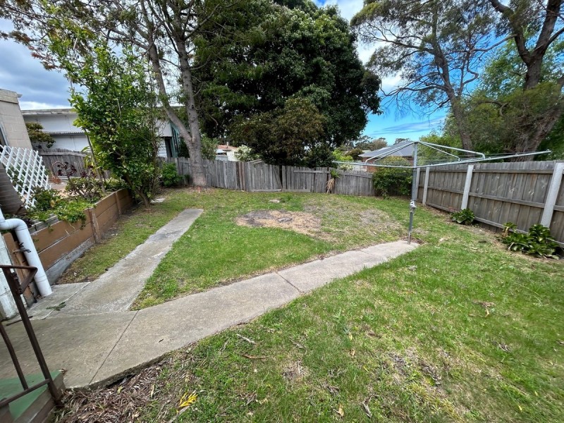 16 Petersen Street, Lakes Entrance VIC 3909