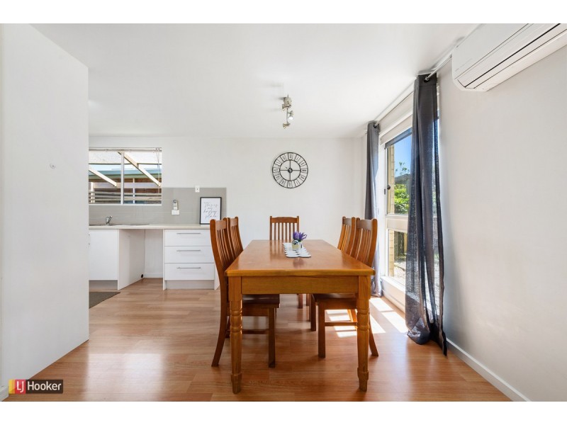 41 Capes Road, Lakes Entrance VIC 3909