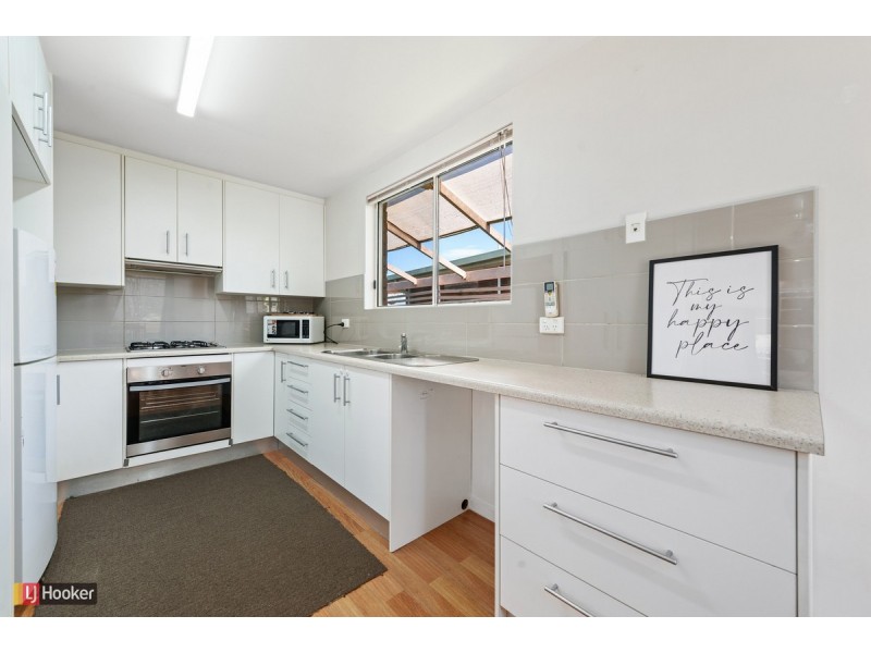 41 Capes Road, Lakes Entrance VIC 3909