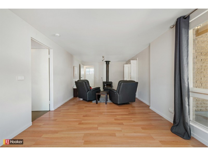 41 Capes Road, Lakes Entrance VIC 3909